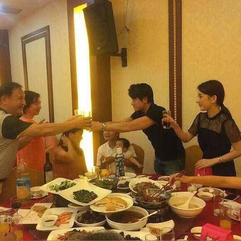 郭富城与方媛，恩爱夫妻的最新动态