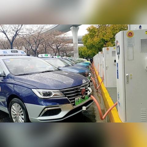 2025出租车燃油补贴最新动态，政策调整与趋势分析